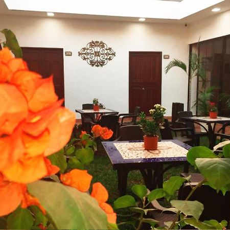 Hostal Las Puertas Santa Ana Luaran gambar
