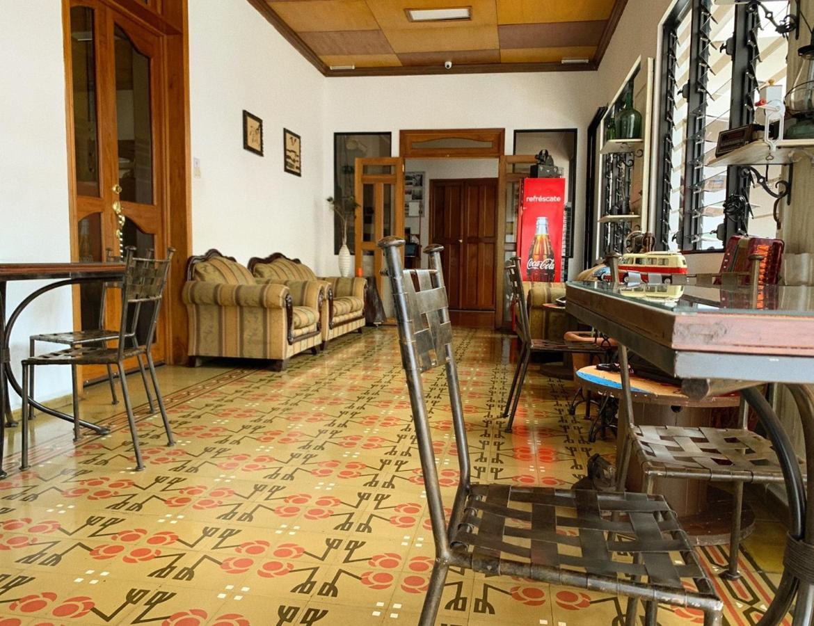 Hostal Las Puertas Santa Ana Luaran gambar