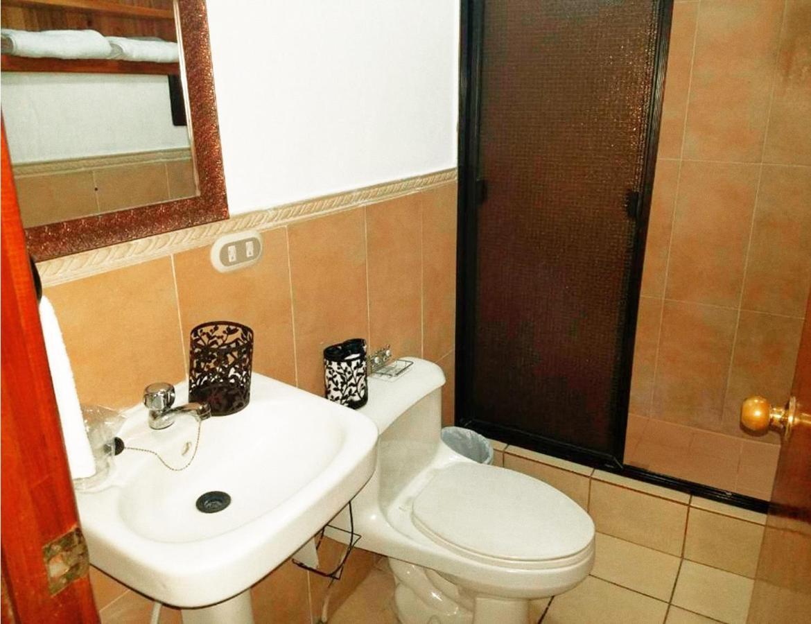 Hostal Las Puertas Santa Ana Luaran gambar