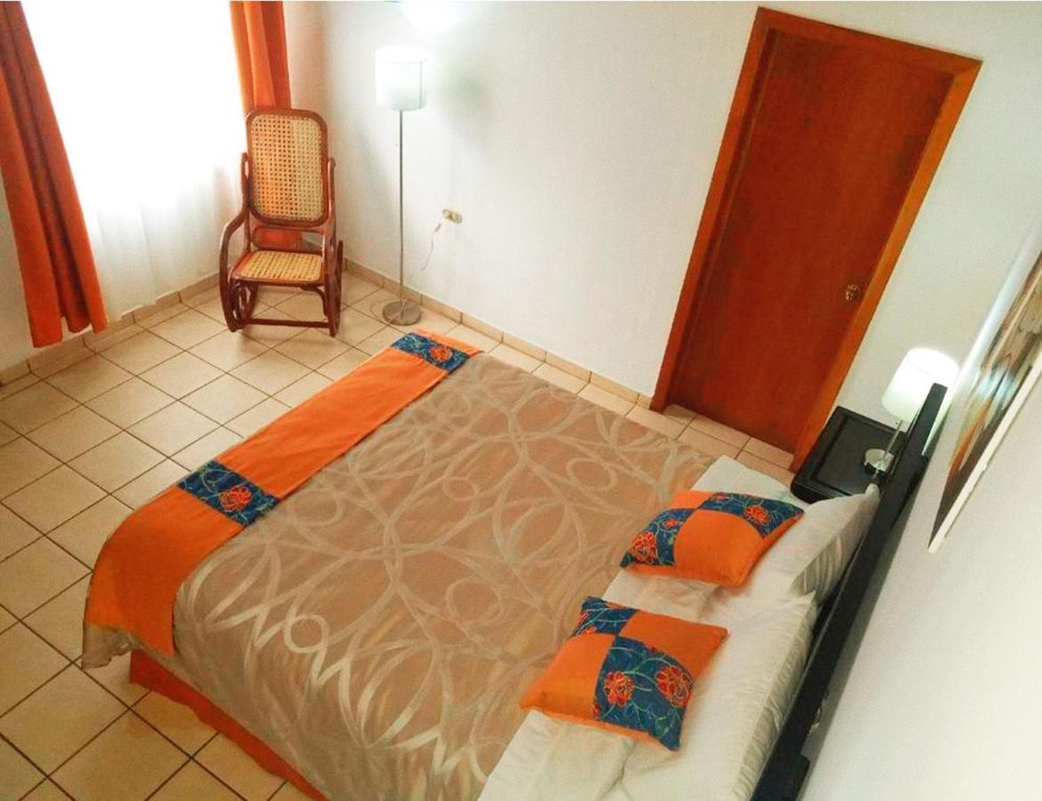 Hostal Las Puertas Santa Ana Luaran gambar