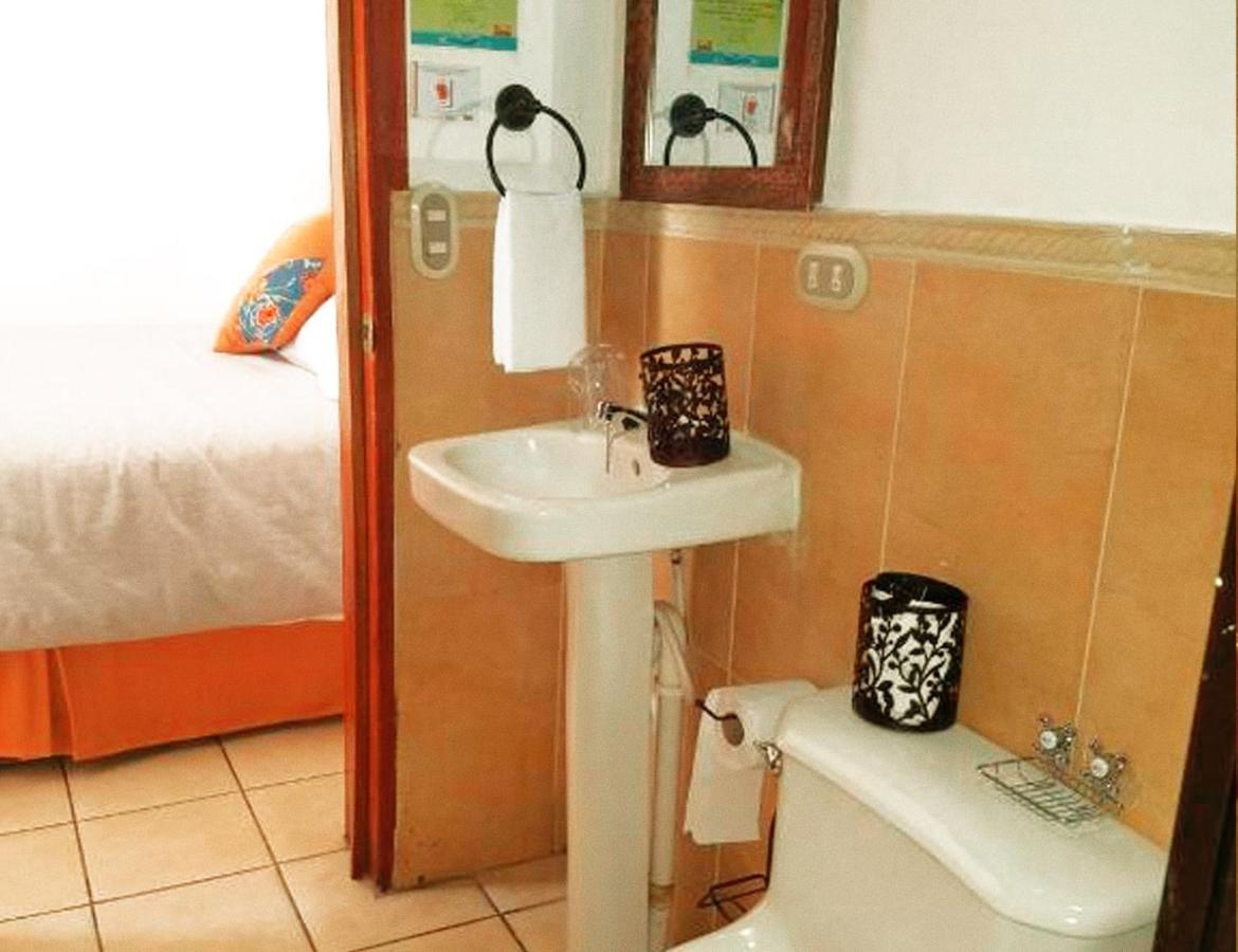 Hostal Las Puertas Santa Ana Luaran gambar