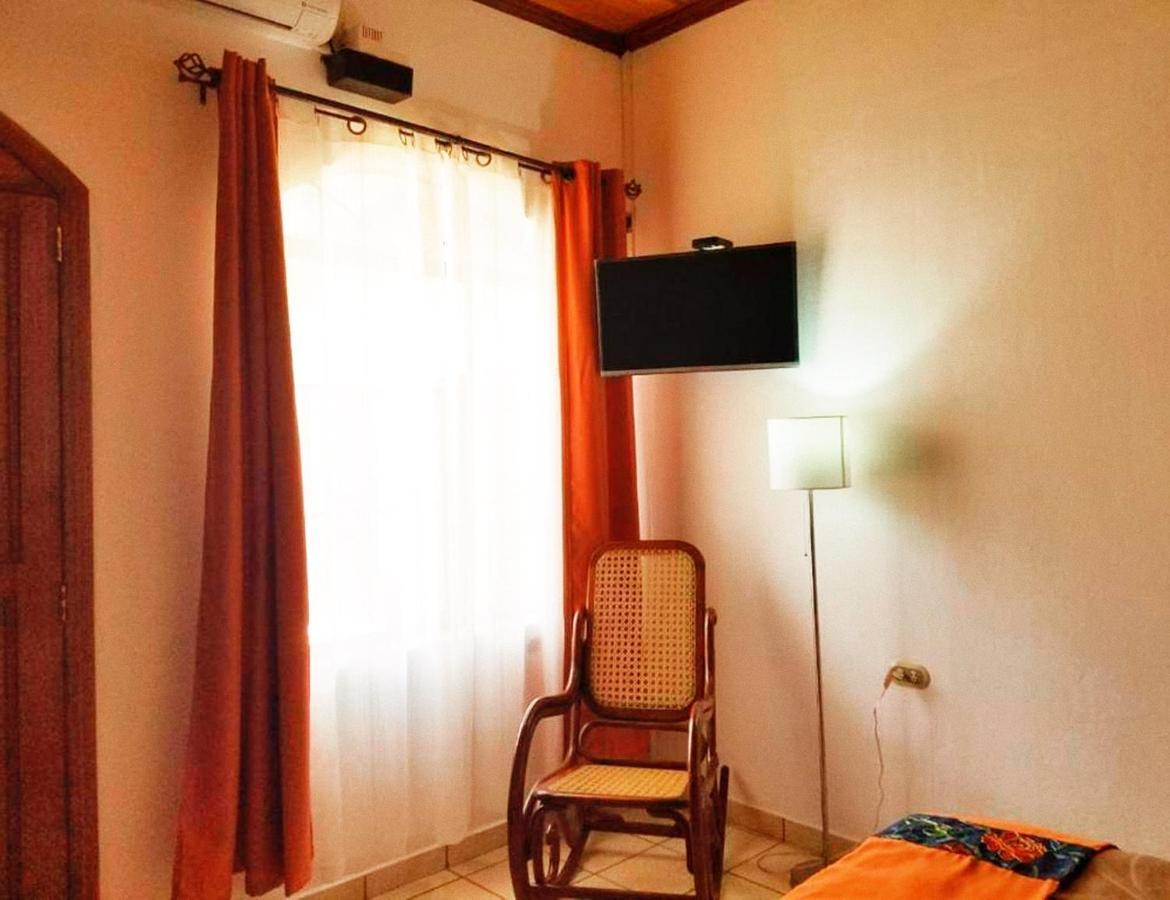 Hostal Las Puertas Santa Ana Luaran gambar